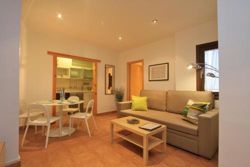 Inside Casa De La Alberca Apartment *
